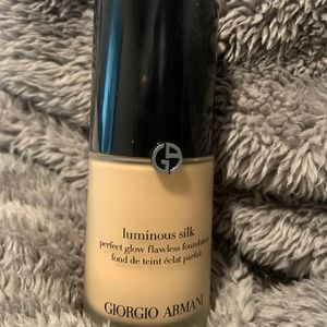 Giorgio Armani Luminous Silk Foundation 3.8